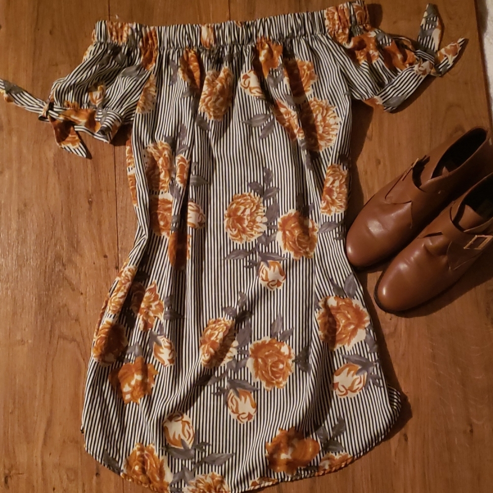Cute off shoulder striped floral dress